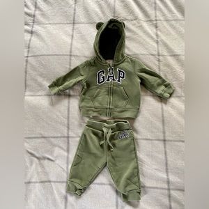 Baby GAP Sweatsuit - Olive Green - 3-6 Months (EUC)